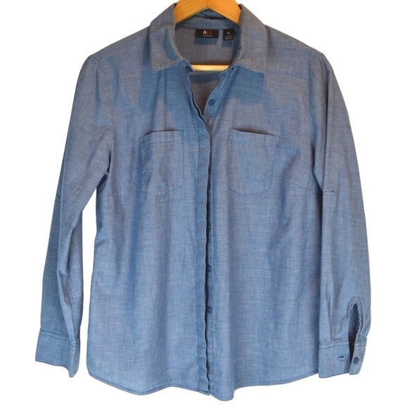 ALC Woman Cotton Chambray Tulip Hem Back Blouse, Size Small - Picture 10 of 10